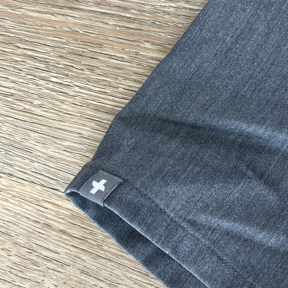 FIGS Casma Three-Pocket Scrub Top‎ Heather Denim Women's Small (Limited Edition) - Picture 8 of 11